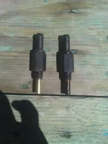 Клапан рециркуляції відпрацьованих газів та чищення ніздрів машині відпрацьованих