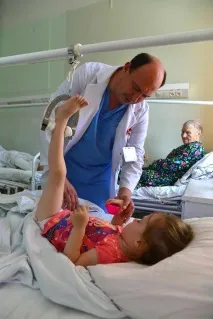 Мама заснула, 2-місячна дитина впала з ліжка і померла» впала