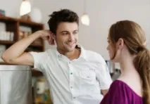 истинска флиртува