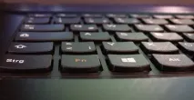 бутонът лаптопа