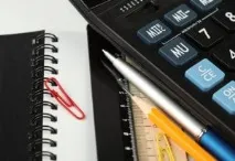 Чи оплачуються святкові дні під час відпустки, лікарняної, при окладі та ковзному графіку святкові