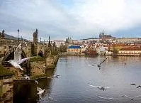 Празький Град та ювелірний завод Лапіс град