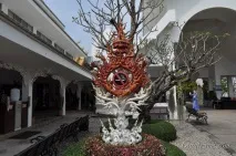 Білий храм у Чіанг Раї у Таїланді – Ват Ронг Кхун (Wat Rong Khun) храм