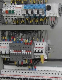инсталиране електрически работи