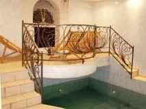 Санаторій Радон оснащений джерелом мінеральної води, де є радон оснащений