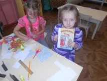 Гра «Книжкини помічники» Вихователь