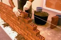 Цегляна кладка стін своїми руками Фото та технологія влаштування зовнішніх стін будинку з цегли своїми