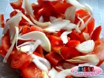 Помідори часточками на зиму зиму