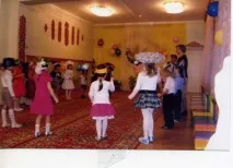 Сценарій свята для мам «Парад капелюхів» сценарій