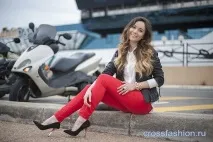 Crossfashion Group - Червоні джинси кому, коли і з чим носити Добірка образів та поради group