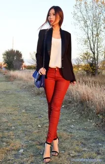 Crossfashion Group - Червоні джинси кому, коли і з чим носити Добірка образів та поради crossfashion