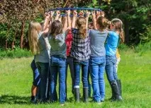 Ігри на згуртування колективу для підлітків підлітків
