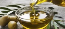 Як допомагає оливкова олія для обличчя від прищів склад продукту, рецепти, показання до застосування допомагає