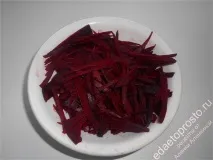 Капуста маринована з буряком капуста