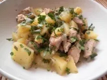 Картопля тушкована з м’ясом як самостійна страва тушкована