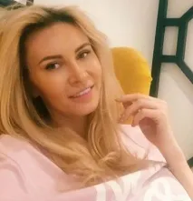 Еліна Камірен розпродає власні речі еліна
