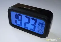 LCD годинник з підсвічуванням тадатчиком освітлення годинник