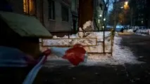 Мати двомісячної дитини, на яку звалився сніговий пласт із даху У нього два переломи, РЕН ТВ мати