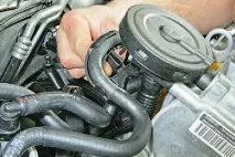 Очищення системи вентиляції картера, Skoda Fabia manual вентиляції