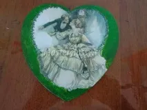 Прямий декупаж дерев’яного серця дерев