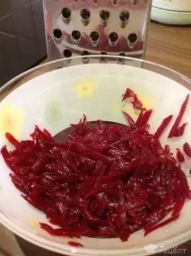 Рецепт Салат Буряковий, з чорносливом, курагою та горіхами чорносливом