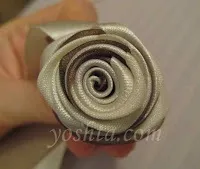 Куток Yoshta Квіти зі стрічок куток