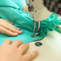 Чи вигідно шити одяг у домашніх умовах вигідно