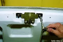 Заміна замка та троса відкриття кришки багажника Нива ВАЗ 21213, 21214, 2131 lada 4x4 замка