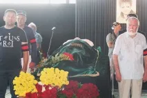 Дочка Хані Фархі «Моя мама вирушає у вічне турне». хані