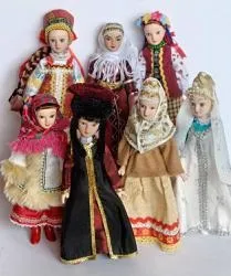 Ляльки у народних костюмах 7 Калмицький святковий