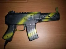 Саморобний іграшковий пістолет, що стріляє видимим променем саморобний