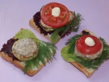 Бутерброди зі смаженими кабачками та помідорами кабачками