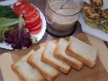 Бутерброди зі смаженими кабачками та помідорами бутерброди