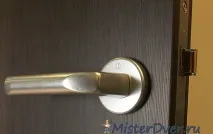 дверей