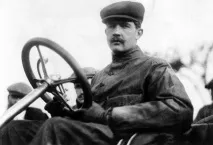 Історія Енцо Феррарі та його - стайня історія