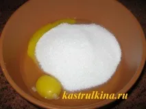 Як приготувати пиріг з вишнею? приготувати