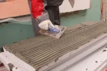 Клей для піноплексу, ніж клеїти до бетону, до металу та інших поверхонь, інструкція, відео та фото клей