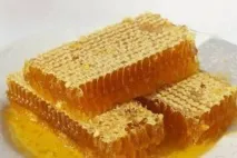 Мед у стільниках можна
