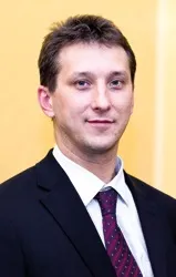 Корисні конфлікти, Директор інформаційної служби, Видавництво «Відкриті системи» служби