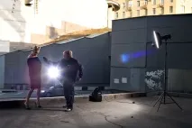 Приклади та техніки виїзної фотозйомки з використанням Profoto BatPac приклади