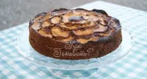 Шарлотка з яблуками та куркою яблуками