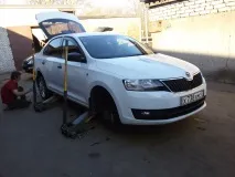 Заміна коліс Шкода Рапід своїми руками коліс