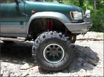 Юнінг Isuzu Bighorn – на мостах Bighorn