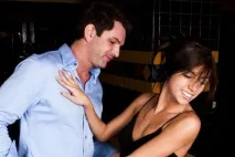 Чому ми женемося за тими, хто нас відкидає женемося