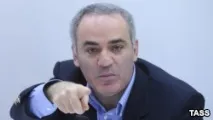 може