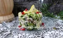 Салат з оселедцем та авокадо оселедцем
