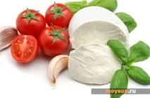 помідорами