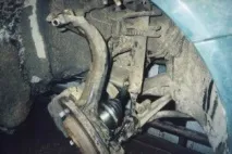 Заміна зовнішнього ШРУСа (його пильовика) автомобіля Volkswagen Passat B5 його