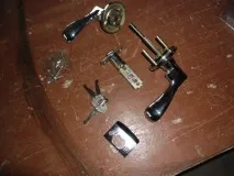 Замок засувка - Майстер у будинку замок