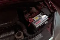 Акумулятор на Renault Duster та Sandero вибір, установка, заміна вибір